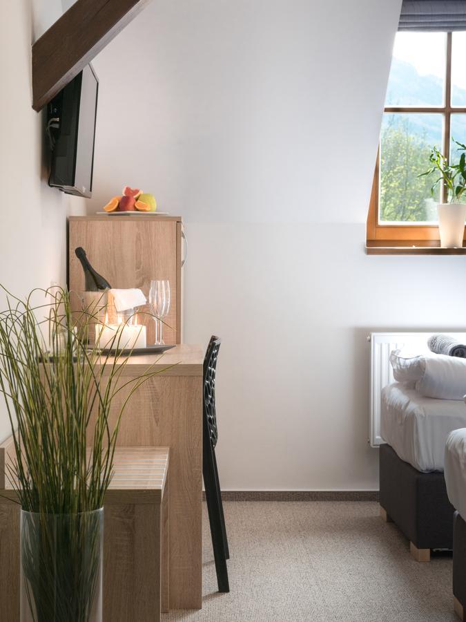 Club Apartments Челадна Екстер'єр фото